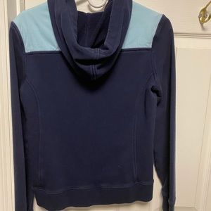 Women’s vineyard vine hooded Shep Shirt size small. From Smoke free hone.